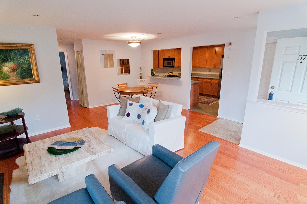 Cross Creek, Englewood, Affordable 2 BR, 2 BTH Tiffany Elia Hojo Real